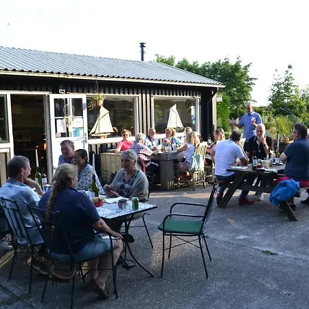 61 Aan Het Water Hotel Medemblik