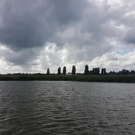 61 Aan Het Water Szálloda Medemblik