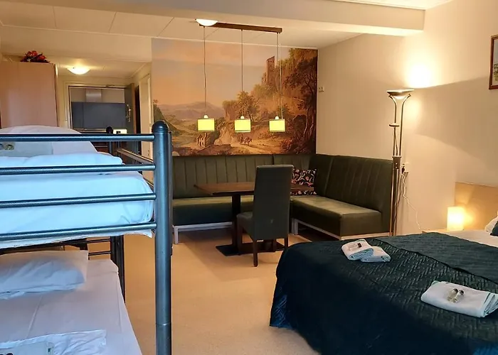 61 Aan Het Water מלון *