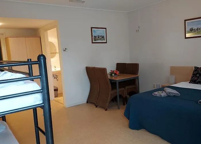 61 Aan Het Water מלון