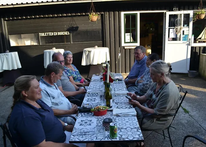 61 Aan Het Water מלון מדמבליק