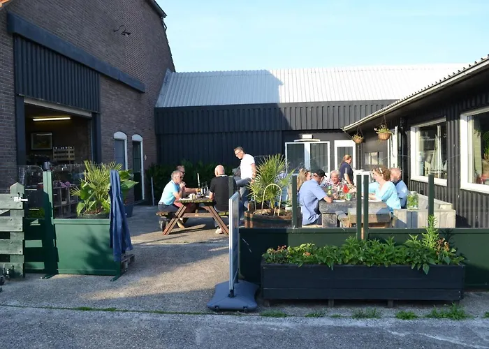 61 Aan Het Water * מדמבליק