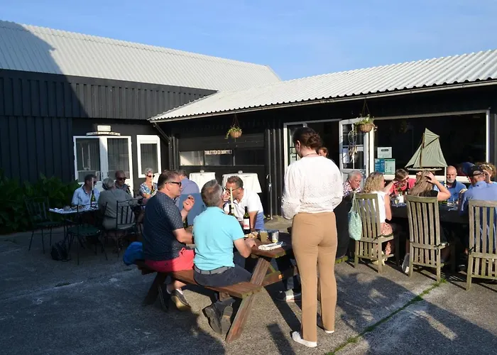 61 Aan Het Water * מדמבליק