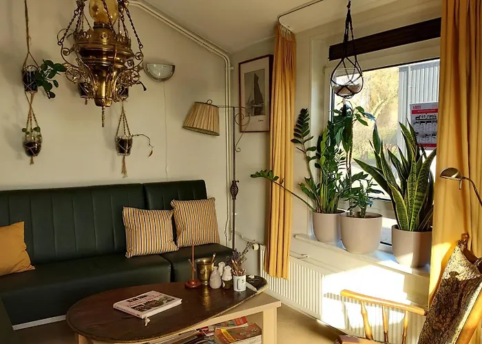 61 Aan Het Water מלון *