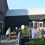 61 Aan Het Water Hotel *